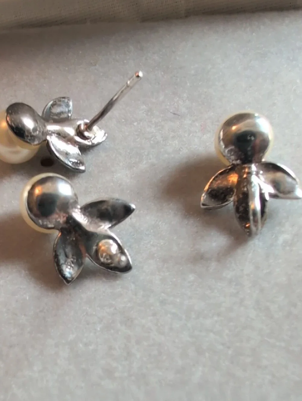 Pearl & Marcasite Leaf Stud Earrings - Ivory Pearl